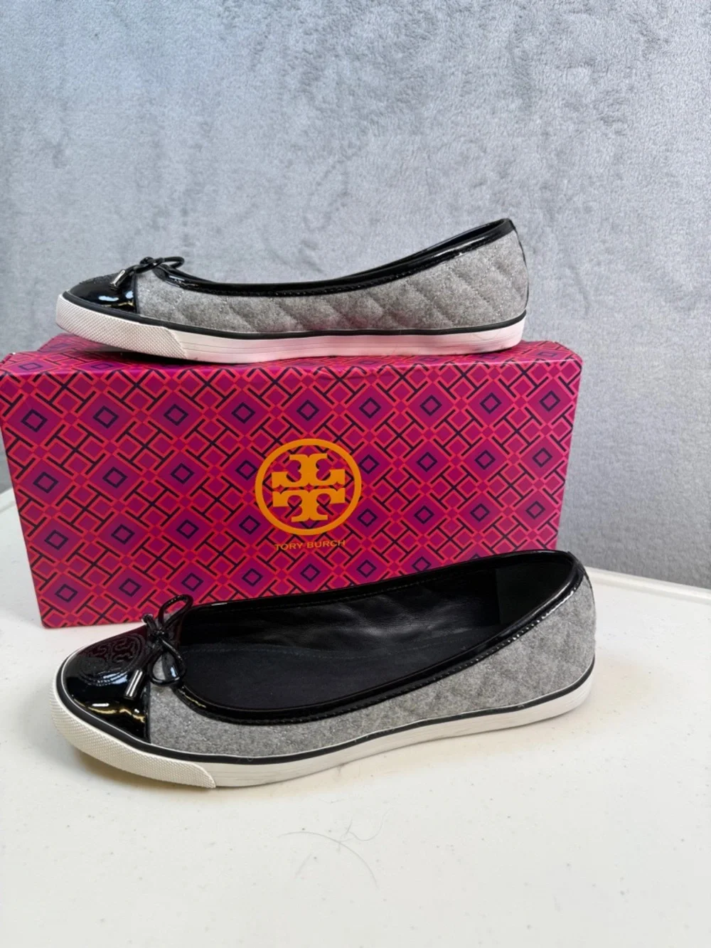 Tory Burch Skyler Sneaker Size 7.5 Flannel Fabric Soft Patent Shoes - Picture 5 of 8